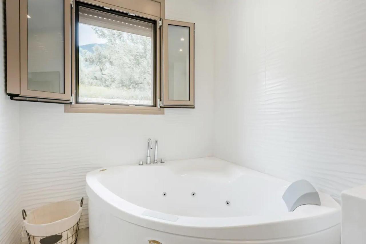 ethereal villa Lourdata  Eksteriør billede